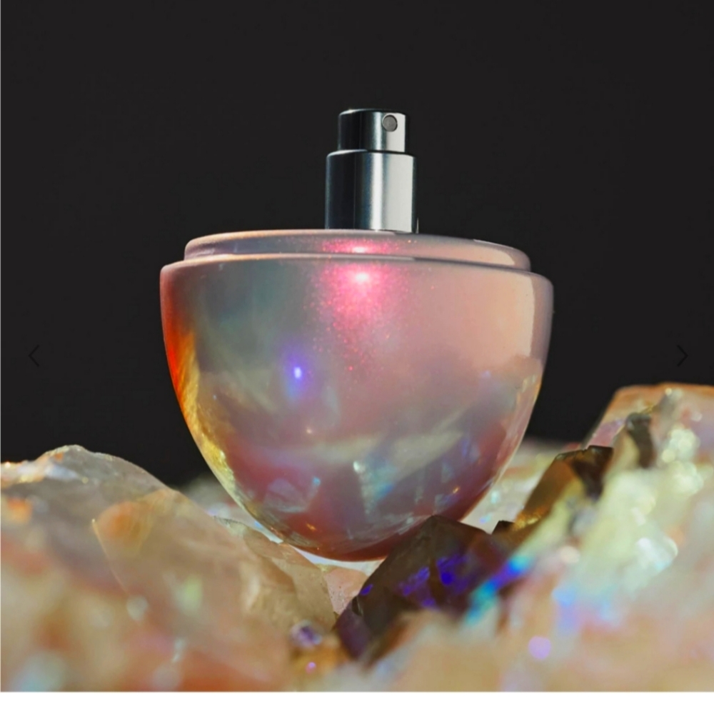 Kkw fragrance Opal Mood